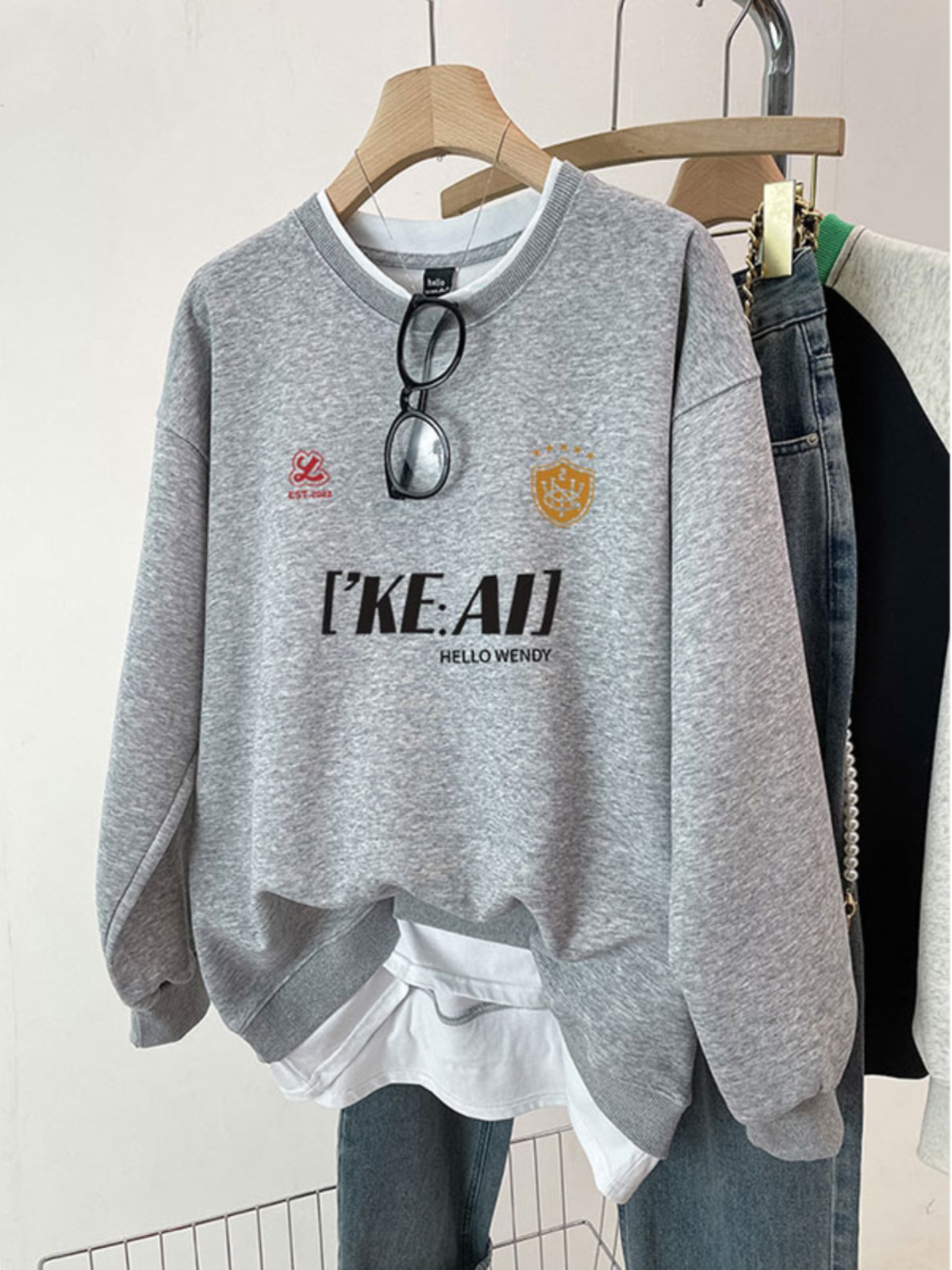 Gray round-Collar Sweatshirt Female 2025 Fall and Winter New Arrival Plus Size Plus Size Ladies Loose Slimming Belly-Covered Patchwork Fake Two-Pieces Coats