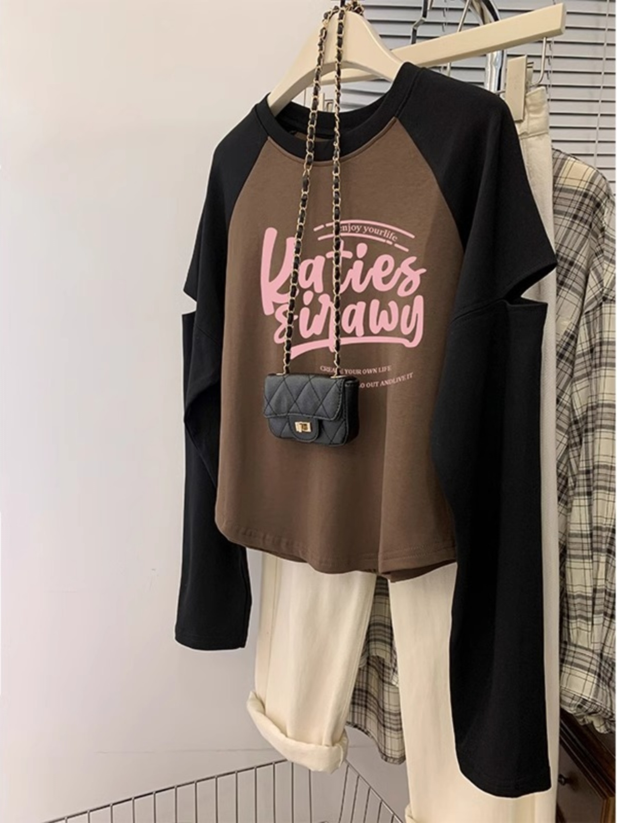 Raglan Long Sleeves T-shirt Female Plus Size 100.00kg Plus Size Ladies Short Bottoming Shirt Stylish Niche Loose Inner Wear Blouse Fashion