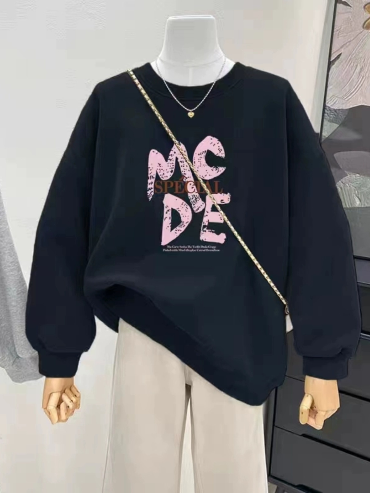 2025 New round Neck Coat Sweatshirt Female Fleece-lined Thick Loose Casual Western Style Pullover Tops Tide Spring, Autumn and Winter