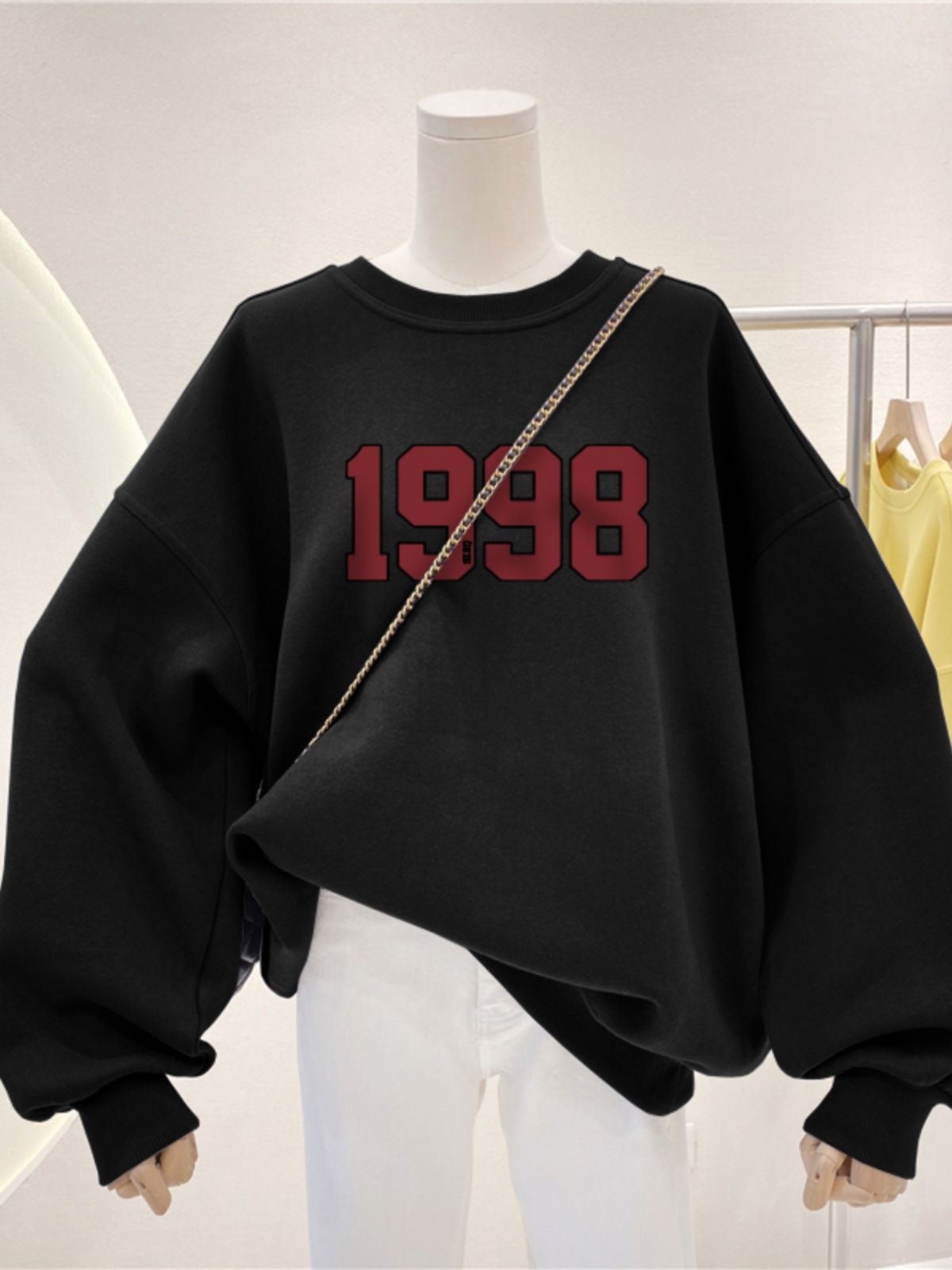 Black American Retro round Neck Letter Print Sweatshirt Female 2025 New Arrival Fall and Winter Velvet Padded plus Size Chubby Girl Jacket Tide