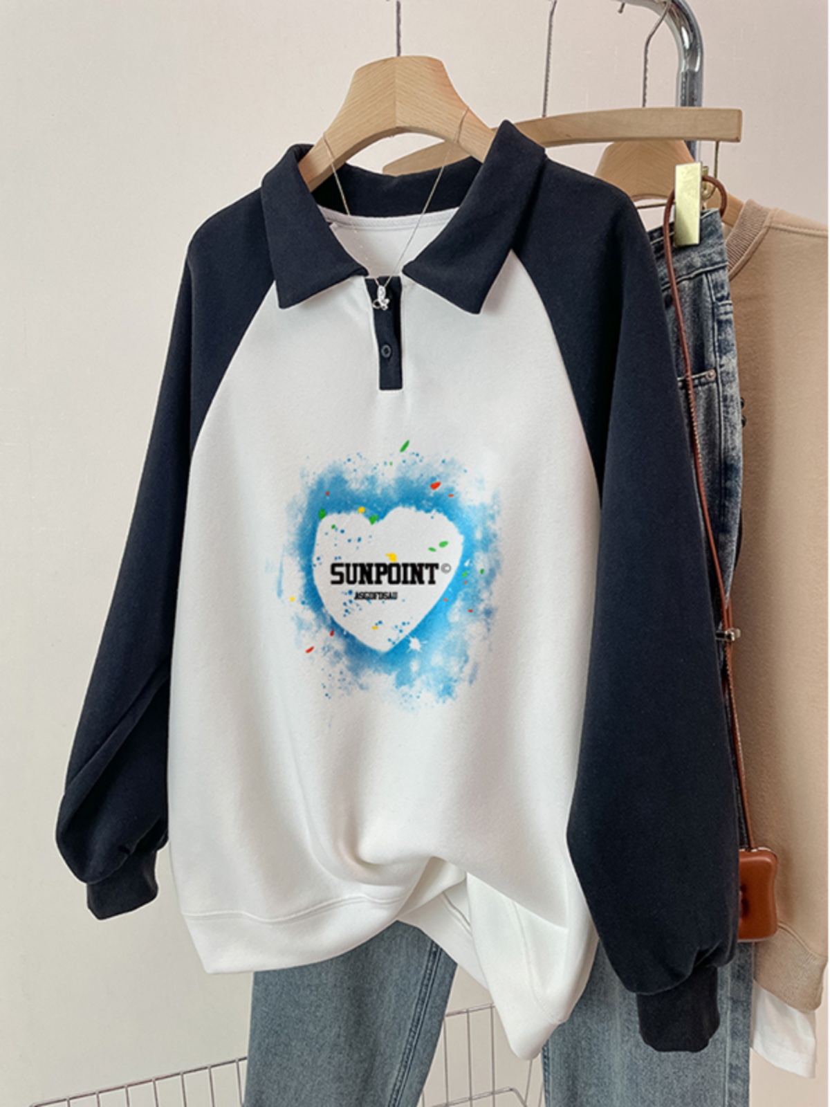 Plus Size Fall and Winter Fleece-lined Contrast Color Polo Collar Hoodless Sweater Idle Style BF Loose Raglan Sleeve American Retro Outwear