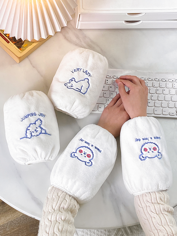 Student's Short Anti-Dirty Sleeves for Autumn and Winter