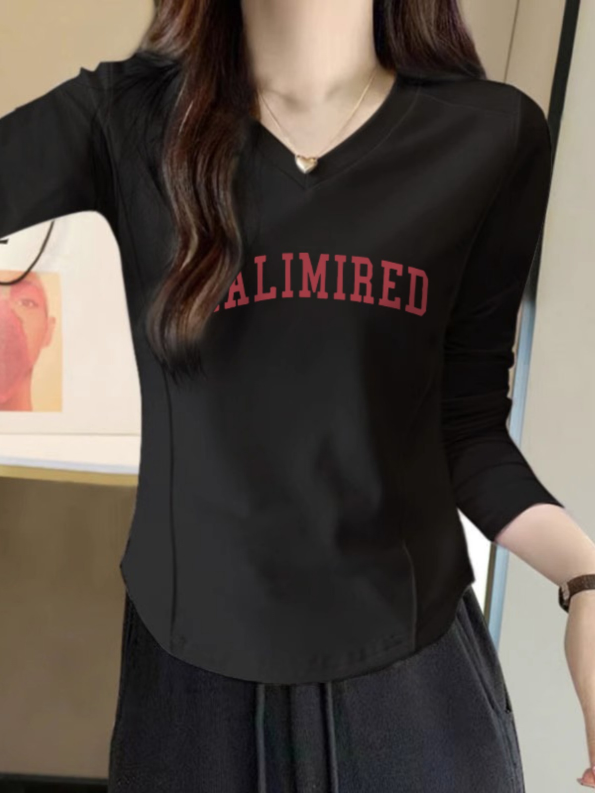 2025 New Arrival Brushed Thickened Black Bottoming Shirt Plus Size Plus Size Ladies Long Sleeves Inner V-neck T-shirt Women's Shoulder Clothes