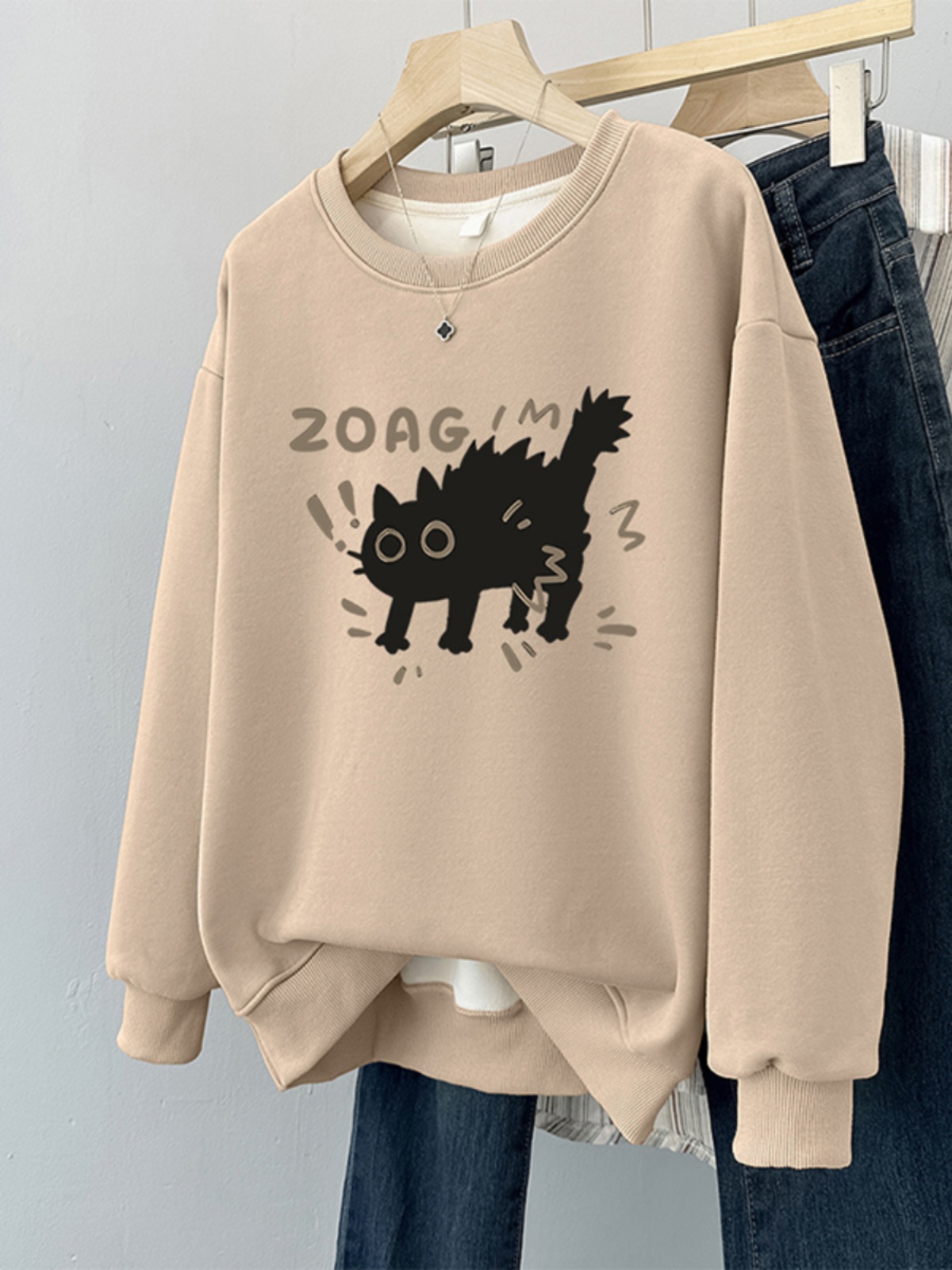 round Neck Sweatshirt Women 2025 New Arrival Fall and Winter Niche Design Retro Plus Size Loose Oversize Fleece Padded Coat
