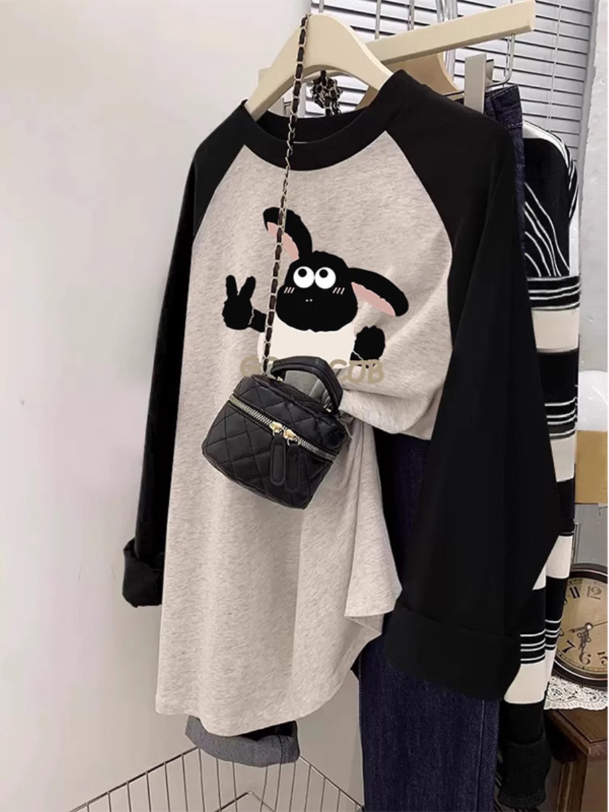 Plus size Cotton Long sleeves Shirt Women Bottoming Shirt Autumn and Winter New Popular Oversize Loose Raglan Sleeve Top Clothes