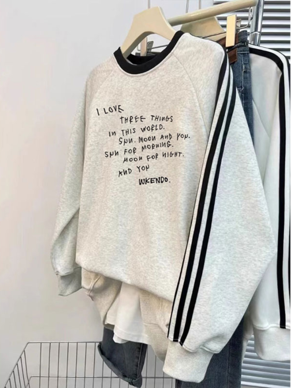 Plus Size Plus Size Ladies American Retro Three Bars Sweatshirt Women's Autumn and Winter Loose round-Neck with Fleece Lining Slimming Slim Fit Outwear Tide
