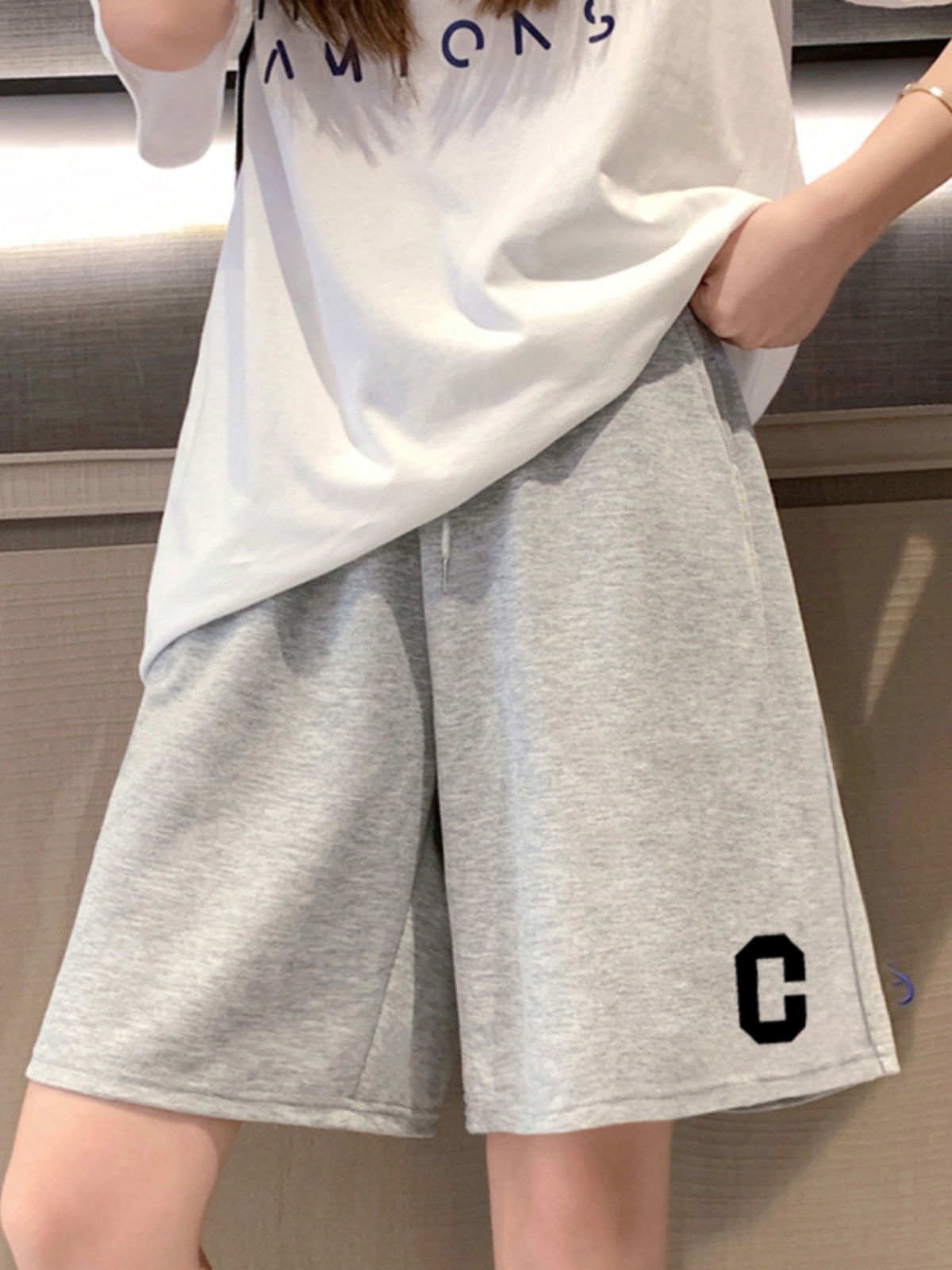 Shorts Plus Size Summer 2025 New Gray Casual Sports Pants for Women Plus Size Ladies Slim Looking Loose Wide-Leg Half Pants