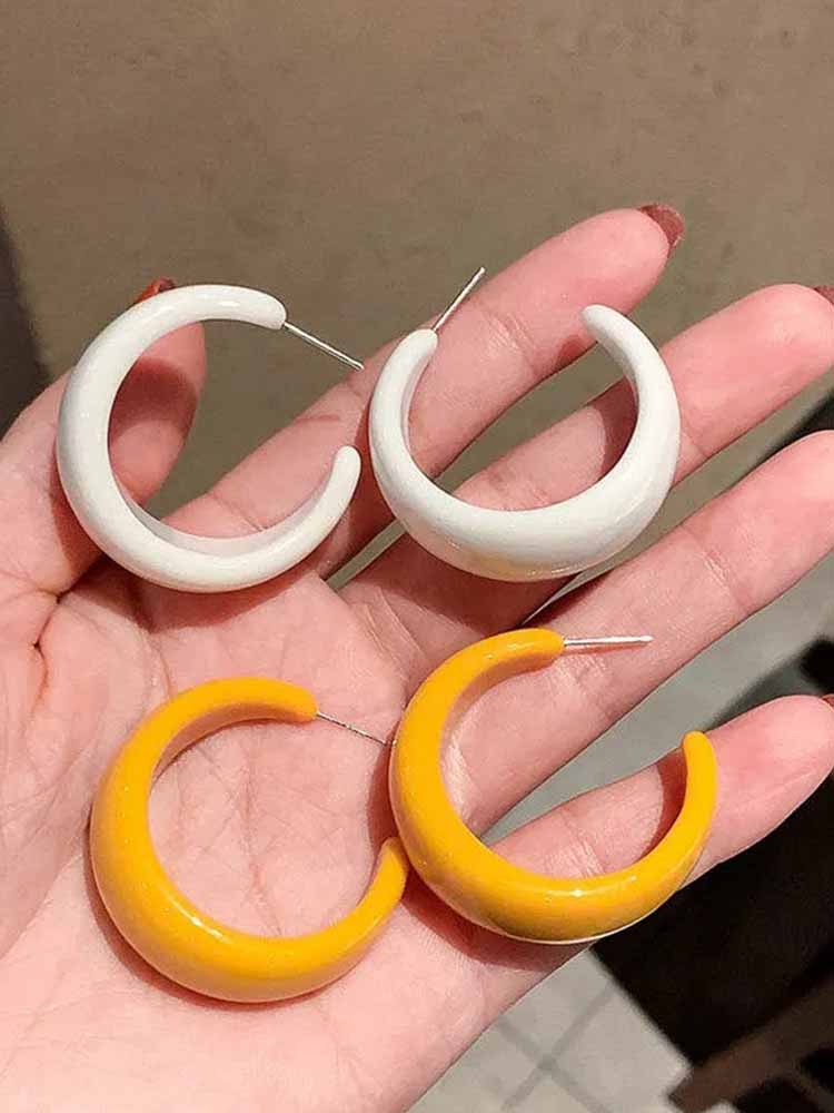 Retro Hong Kong Style Travel Elegant Fall and Winter White Female Ear Ring