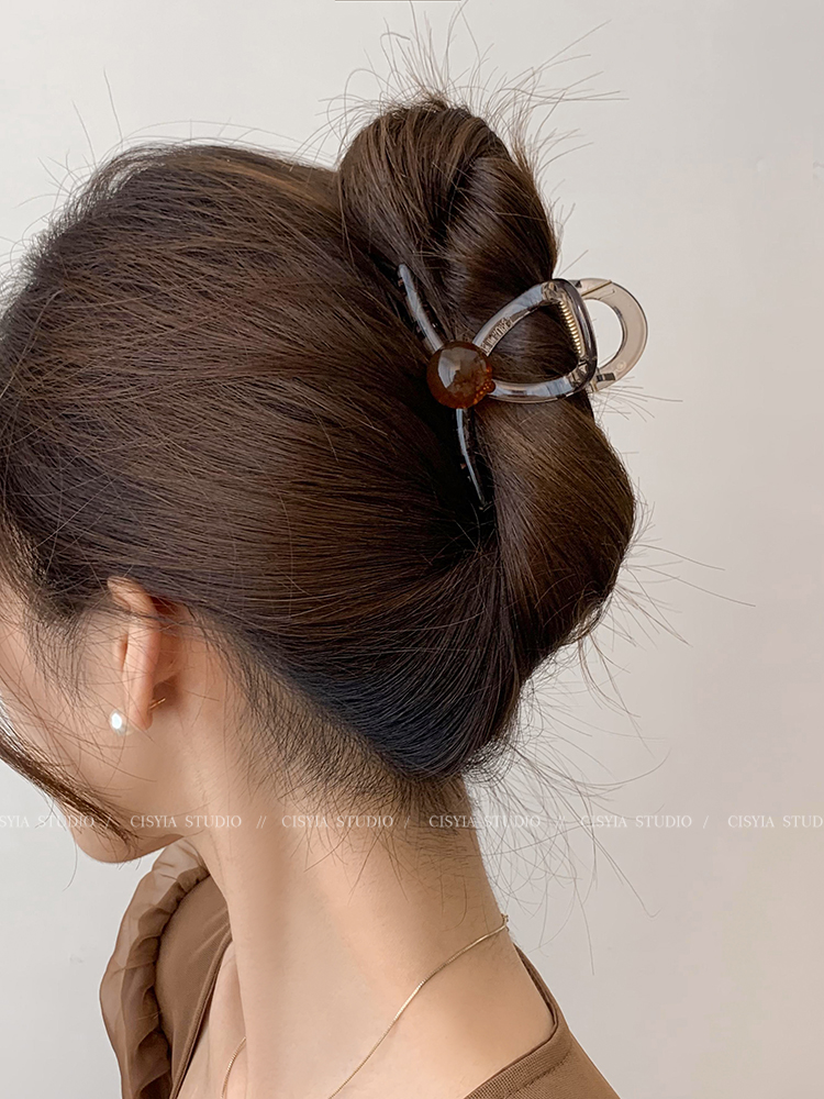 Medium Small Jaw Clip Female Summer Loose Clip 2025 New Arrival Fancy Back Head Hair Clip Hair Volume Less Shark Clip