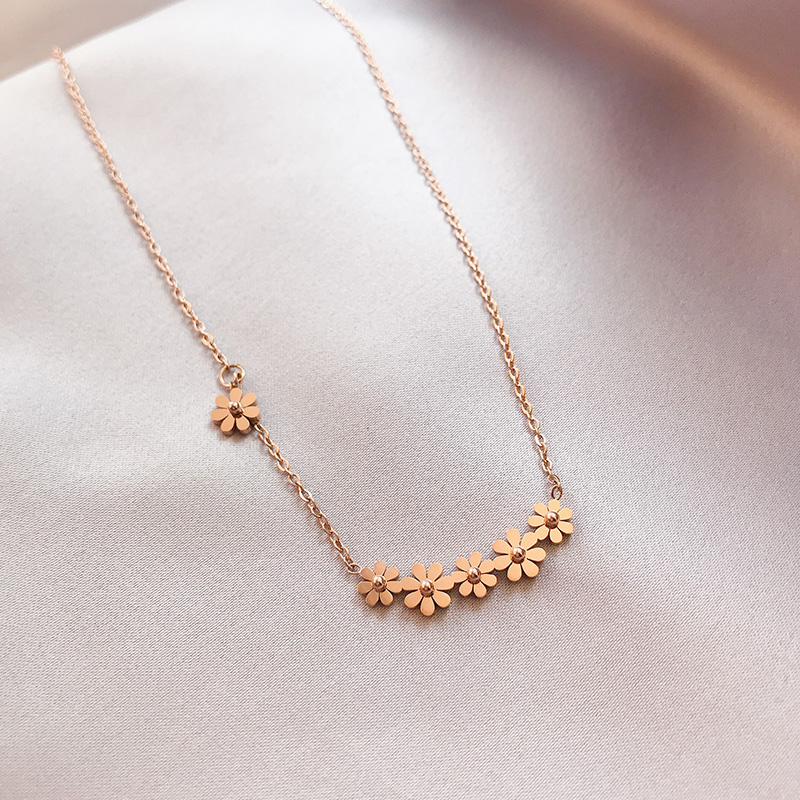 INS Female Fresh and Cold Pendant Ornaments Little Daisy