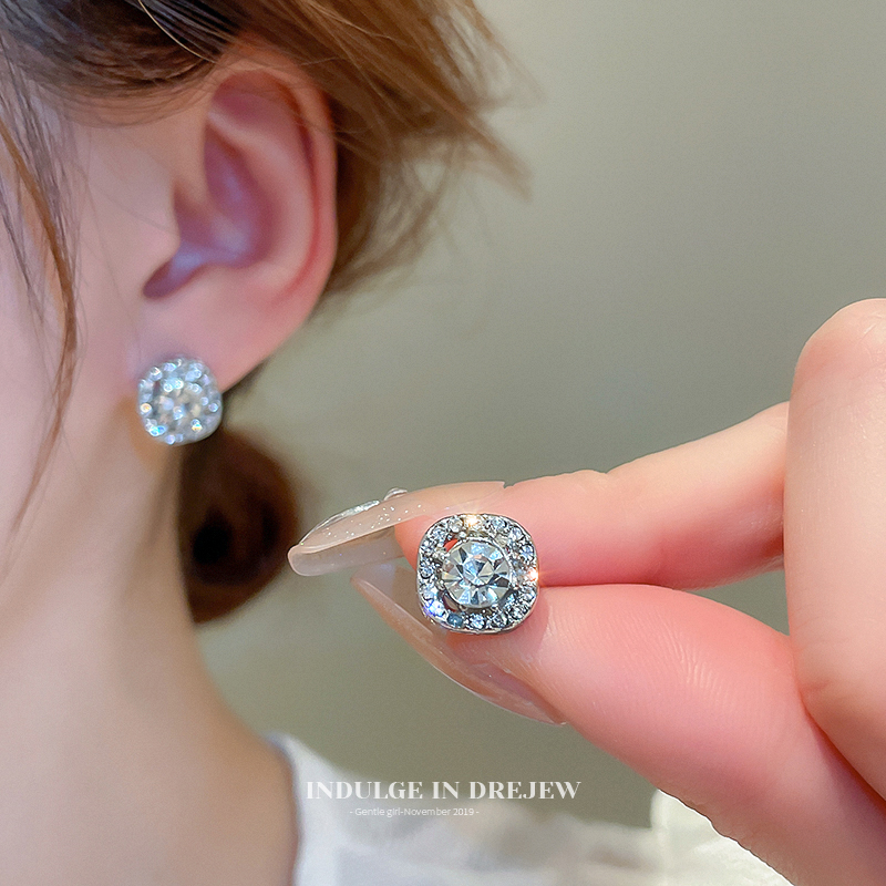 Classic Style Ear Studs New Arrival 2025 Best Selling Fancy Delicate Earrings Niche Design Affordable Luxury Fashion Earrings for Women