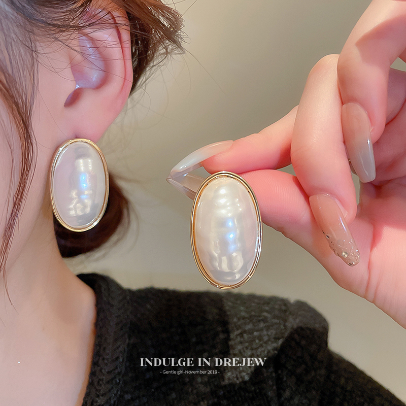 Large Pearl Earrings 2025 New Arrival Best Selling Light Luxury Minority Retro Hong Kong Style Earrings Earrings Eardrops Big round Face Suitable