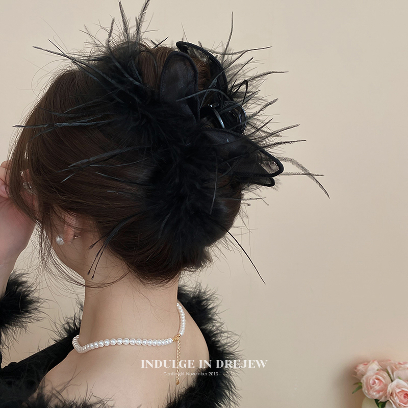 Summer Black Feather Grip Female 2025 New Hairpin Back Head Updo Shark Clip Summer Season Stuffed Headdress