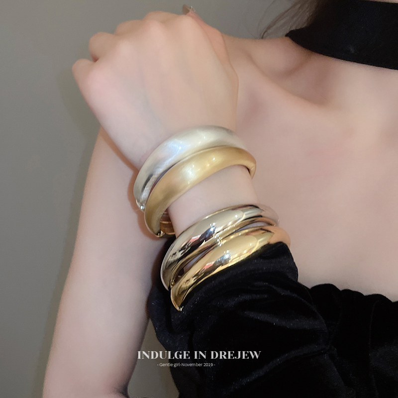 European and American Simple Irregular Metal Glossy Open Bracelet Light Luxury Niche Sweet Cool Cold Wind Bracelet Fashion Hand Jewelry