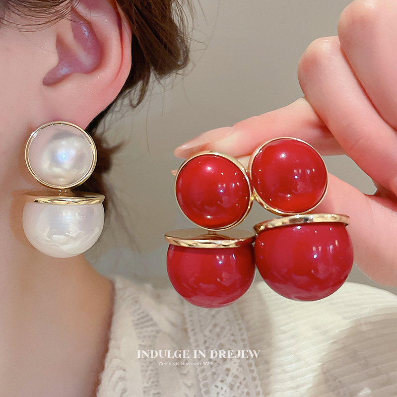 Exaggerated round Pearl Stud Earrings Accessible Luxury Fancy Elegant Generous Earrings 2025 New Arrival Best Selling Square and round Face Earrings