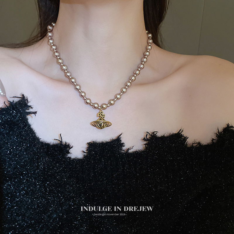 Retro Saturn Pendant Pearl Necklace for Women 2025 New Arrival Light Luxury Minority Clavicle Chain Elegant Sweater Chain Accessories