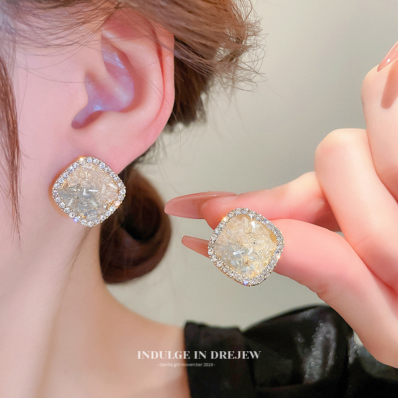 Earrings for Women 2025 New Arrival Western Style Fancy Earrings 2025 New Arrival Best Selling Niche Design Square Earrings Eardrops