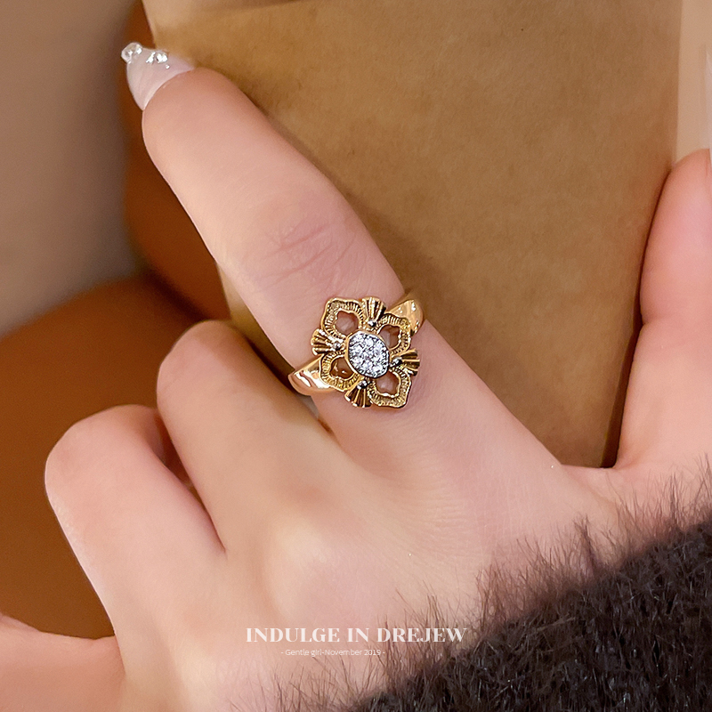 Golden Diamond Hollow Flower Ring Light Luxury High-Grade Design Niche Women 2025 New Index Finger Ring