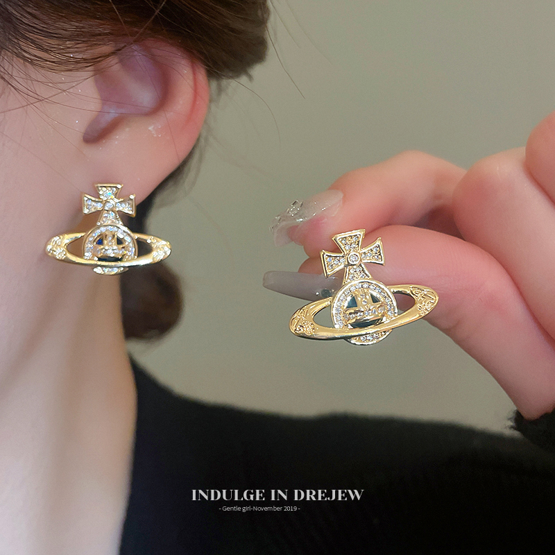 French Gold Saturn Stud Earrings for Women Niche Design Delicate Earrings Accessible Luxury Fancy 2025 New Earrings