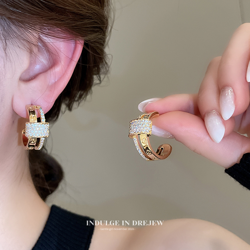 Retro Double-Layer Wide C- Shaped Stud Earrings Accessible Luxury Fancy Elegant Generous Earrings 2025 New Arrival Delicate Earrings Women