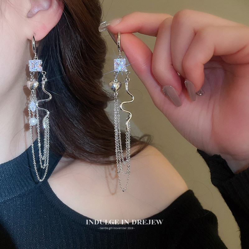 Silver Snake Pearl Chain Tassel Earrings Accessible Luxury Fancy Elegant Stud Earrings Exaggerated Slim Face Earrings Women