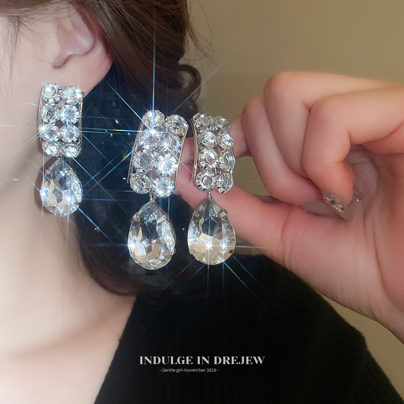 Fashion Rhinestone Water Drop Ear Studs Accessible Luxury Fancy Dignified Generous Style New Arrival Ear Clip without Piercing Female Earrings Eardrops