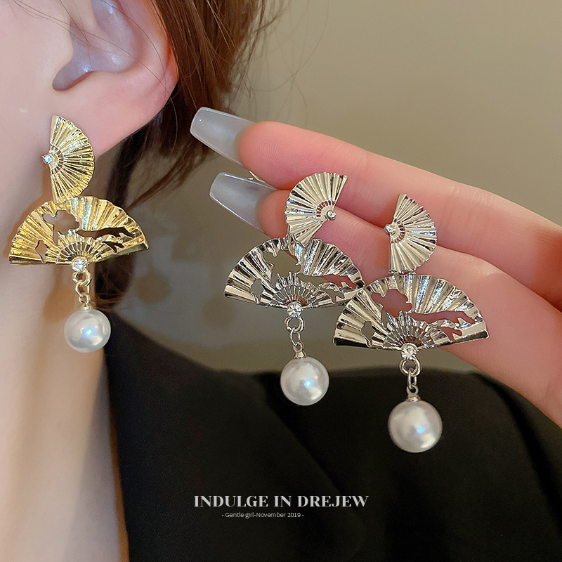 New Chinese Pearl Earrings 2025 New Arrival Best Selling Accessible Luxury Fancy Han Chinese Clothing Cheongsam Fan-Shaped Earrings Eardrops Women