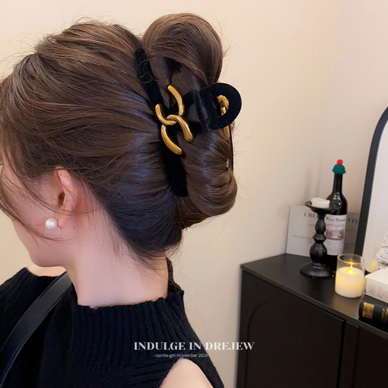 Summer Black Stuffed Grip Female Fancy 2025 New Hairpin Back Head Easiest for Match Shark Clamp Hair Accessories