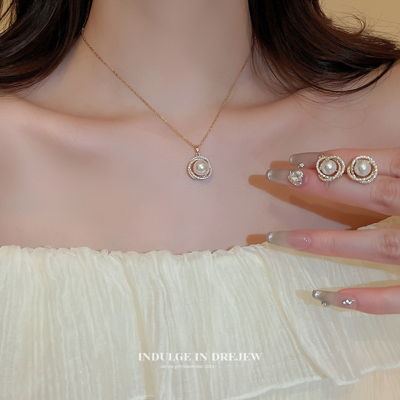 Women's Pearl Necklace Light Luxury Minority Fancy Sweater Chain Clavicle Chain 2025 New Arrival Best Selling Sweater Necklace Accessories