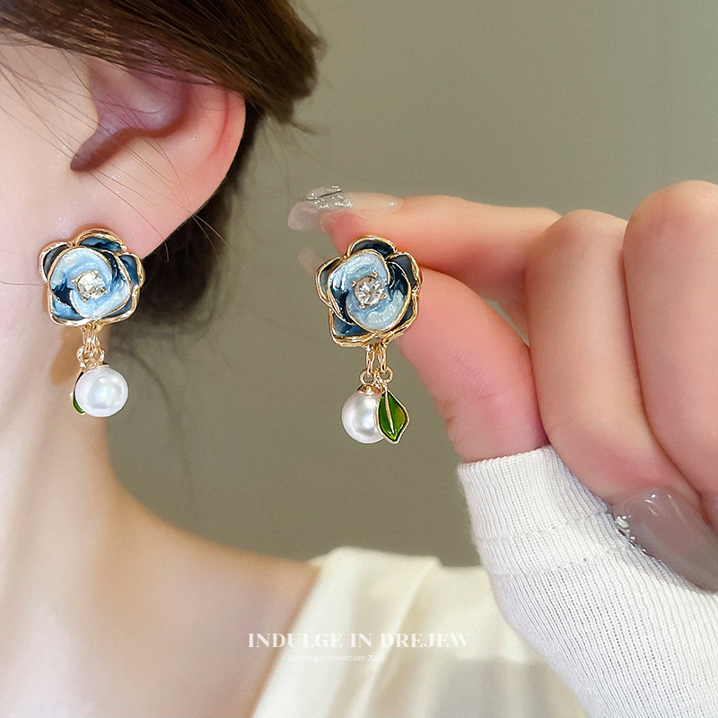 Retro Flower Pearl Earrings Accessible Luxury Fancy Elegant Earrings 2025 New Arrival Best Selling Women's Earrings