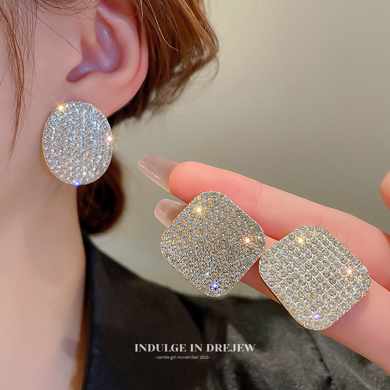 Shiny Diamond Ear Studs Accessible Luxury Fancy Unique Earrings 2025 New Arrival Best Selling Niche Design Graceful Earrings Women