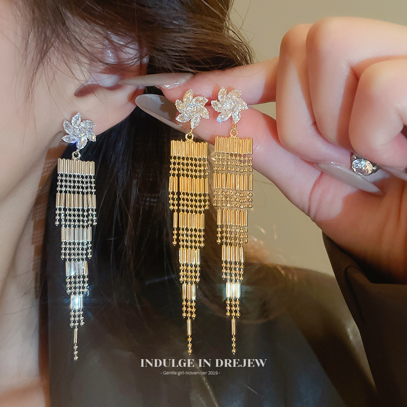 Beautiful Flowers Rectangular Tassel Earrings 2025 New Arrival Best Selling Fancy Earrings Show Face Small Temperament Earrings for Women