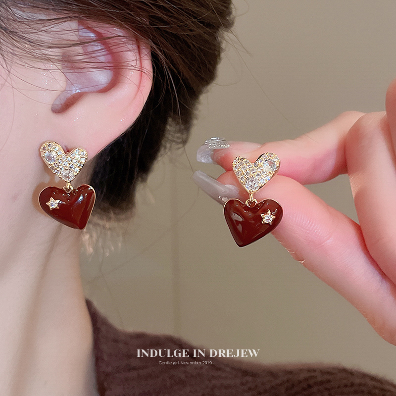 Retro Red Heart-Shaped Ear Studs Accessible Luxury Fancy Elegant Delicate Earrings Niche Design New Earrings Women