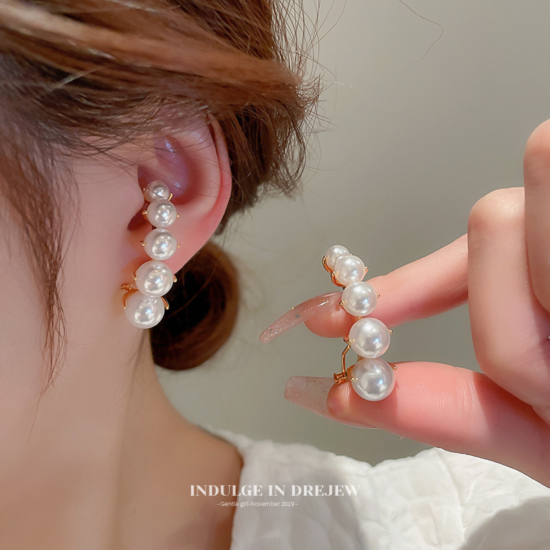 Sister-in-Law Same Pearl Stud Earrings for Women 2025 New Arrival Western Style Fancy Accessible Luxury Special Interest Earrings Elegant Socialite Earrings