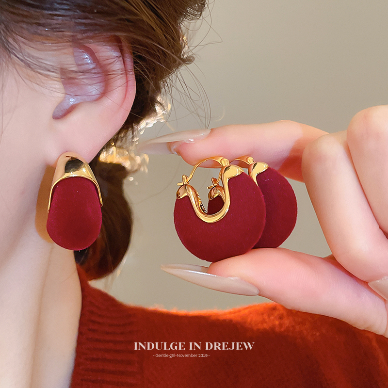 Retro Wine Red Plush Earrings Accessible Luxury Fancy Elegant Earrings Fashion Summer Ear Clips Earrings Women's New Arrival