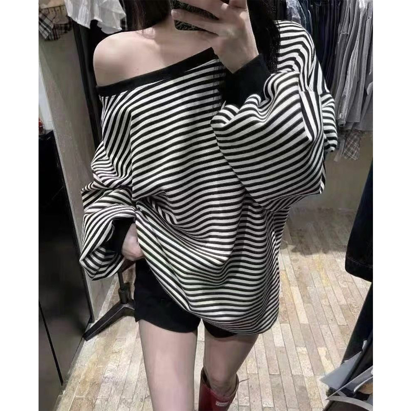 European Goods Plus Size K-style Autumn Black and White Women's Striped Tops Western Style All-Matching Loose Slim Looking Oblique Shoulder Long Sleeves Sweatshirt