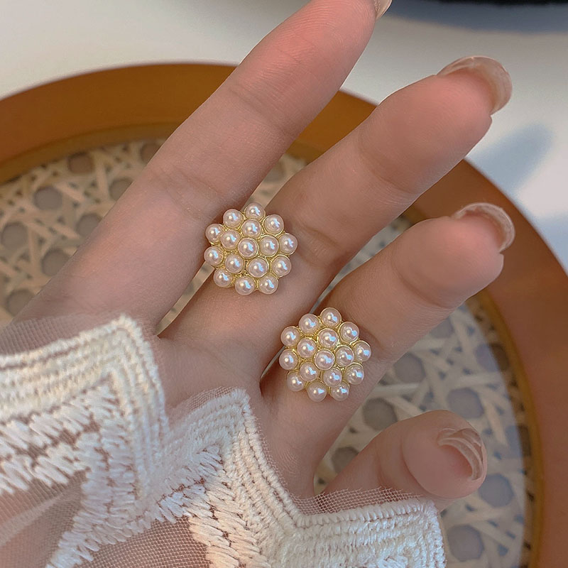 French Pearl Stud Earrings for Women Summer 2023 New Arrival Retro Hepburn Earrings Niche Design Fashion and Personalized Earrings