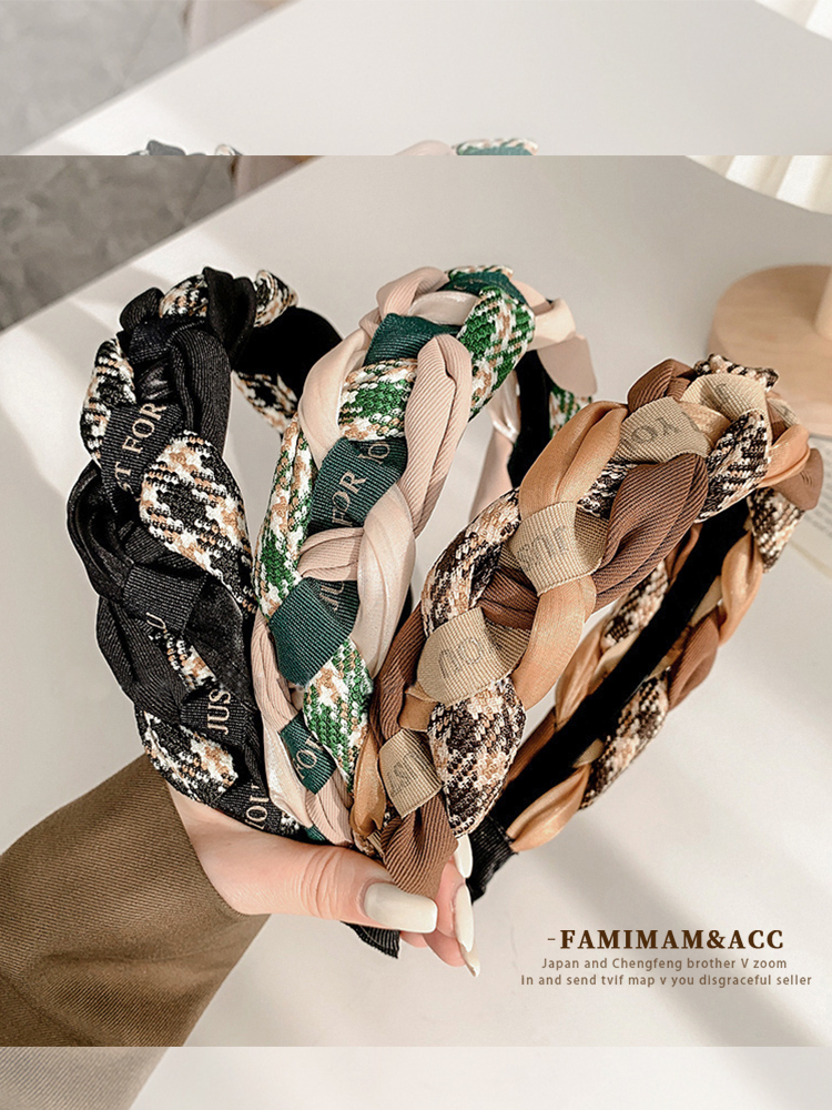 Высокая повязка на голову с вязаным узором 