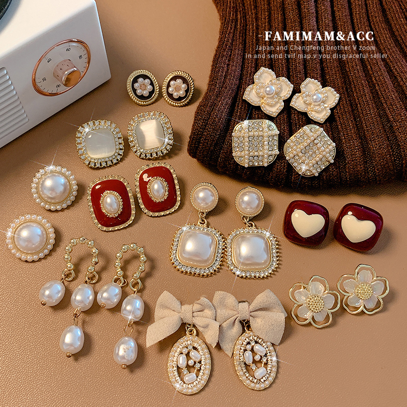Fancy Pearl Ear Clip without Pierced Female Niche Design Elegant Earrings 2023 New Arrival Best Selling Autumn Earrings
