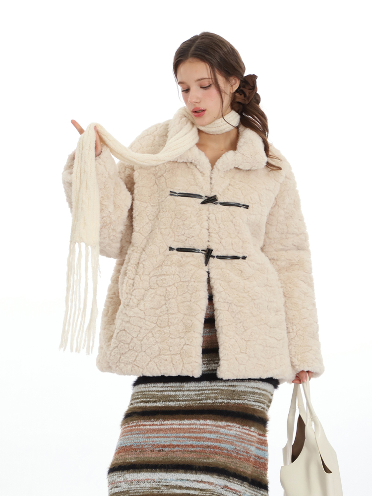 Retro Horn Button Stand Collar Faux Lamb Fur Coat Female 2025 New Arrival Elegant All-Matching Thick Warm Cotton Padded Coat
