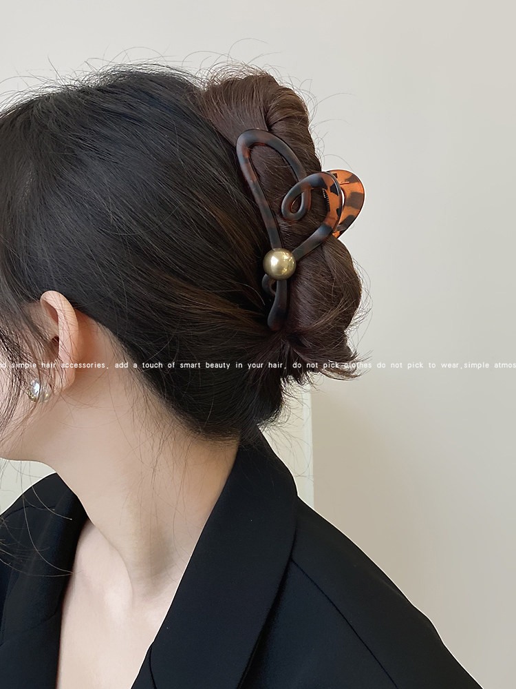 Kawano Retro Pearl Barrettes