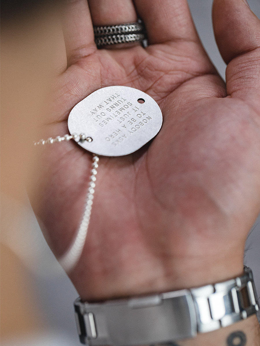 American Retro Pendant Disco Jumping Cool Earth Handsome Dog Tag