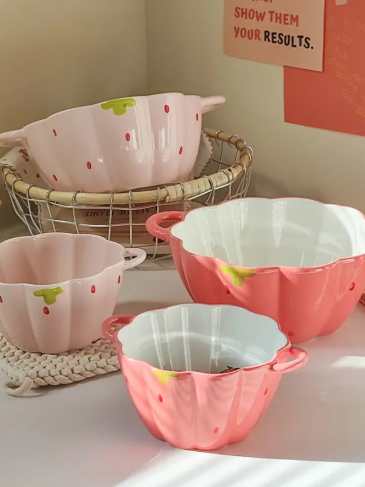Cute Ceramic Instant Noodle Bowl Double-Ear Bowl For Home Personal Oven Mitts Strawberry Petal Bowl Fruit Salad Noodle Bowl Tableware