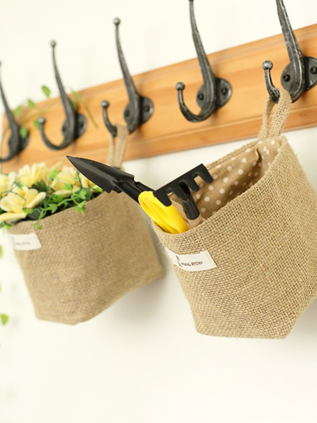 Storage Bag behind the Door Student Dormitory Wall-Mounted Hanging Mobile Phone Pocket Fantastic Wall Mounted Accessories Waterproof Punch-Free