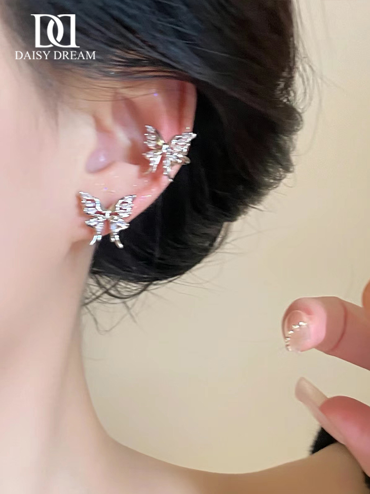 Medical Titanium Steel Cut Out Female Face Slimming Simple Stud Earrings