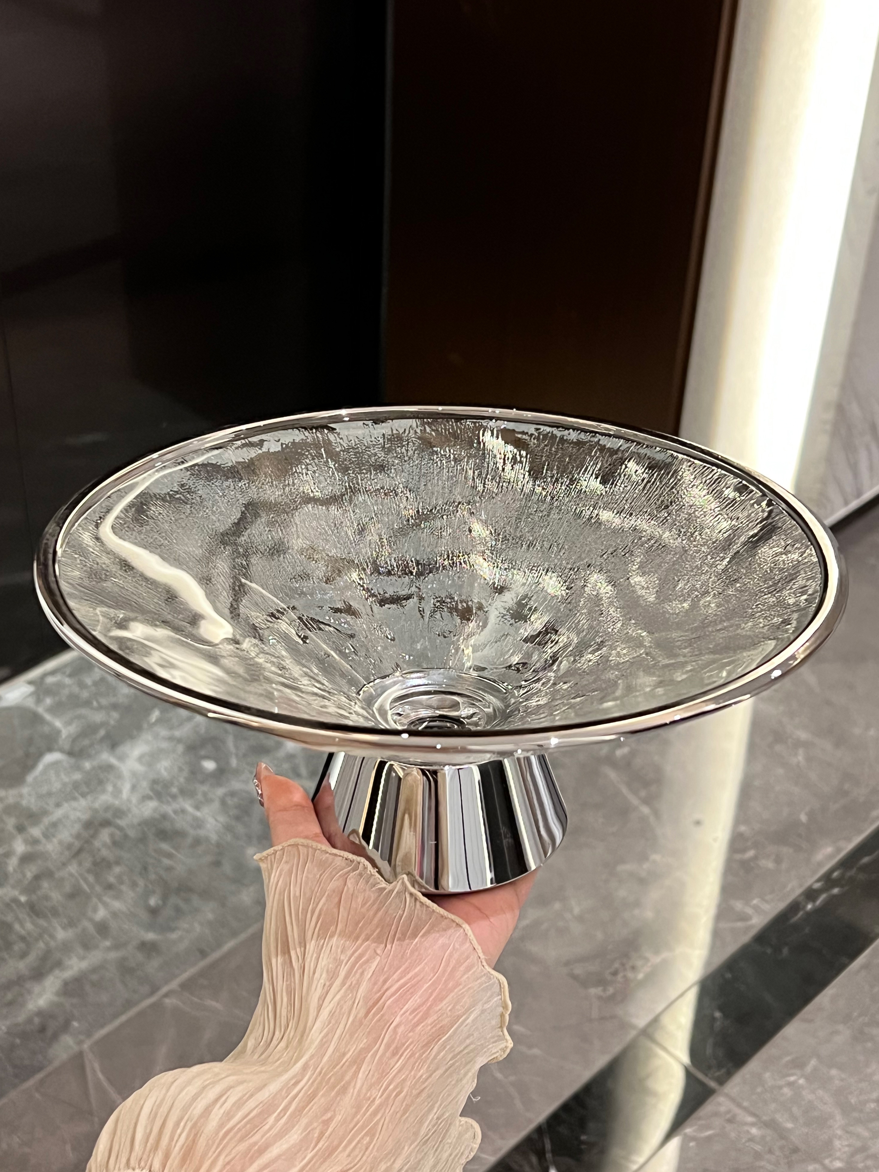 Accessible Luxury Fruit Plate For Home Living Room and Tea Table Decoration High-Grade Candy Plate Snack Plate Storage Glass Fruit Plate Good-looking