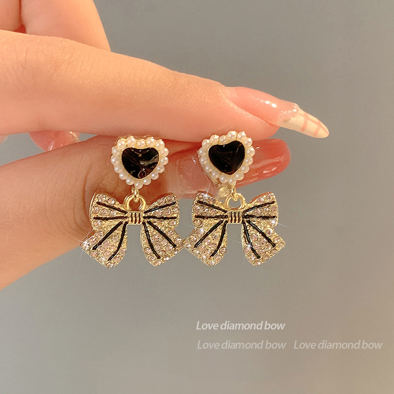 Pearl Bow Stud Earrings Accessible Luxury Fancy Earrings 2023 New Arrival Tide Elegant Niche Design Earrings Women