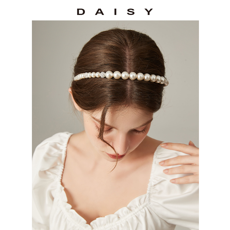 Graceful Online Influencer Fancy Headdress Pearl Headband