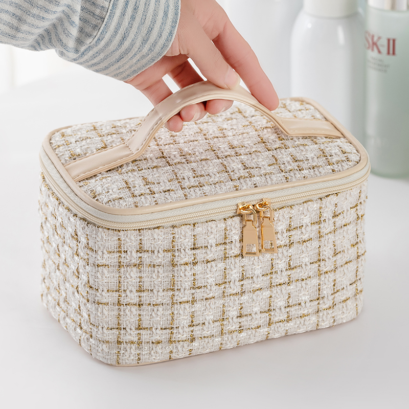 Cosmetic Bag Female 23 New Arrival Classic Style Large Capacity Ins Style Satchel Toiletry Bag Portable Outing Good-looking