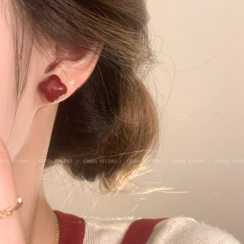 Lucky Four-Leaf Clover Red Pearl Stud Earrings for Women Spring Accessible Luxury Fancy Elegant 2025 New Arrival Eardrops Earrings